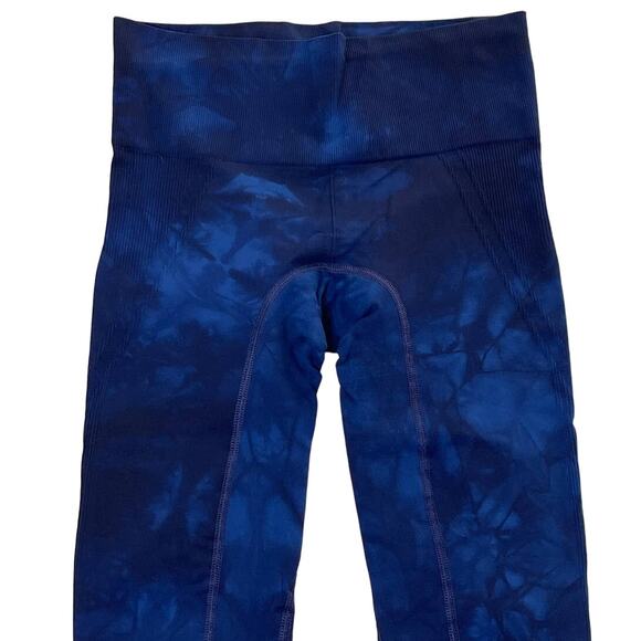 Athleta Re Charge Navy/Blue Tie Dye Crop Capri Leggings Size XS Activewear - Picture 3 of 8